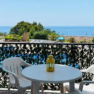 https://estudio-con-vistas-al-mar-y-piscina-8.topcostabravahotels.com